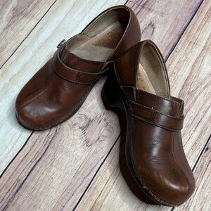 Dansko Slip On Shoes Brown Size 38 (7 1/2 - 8)